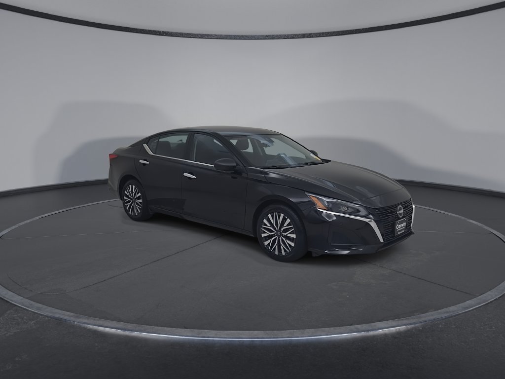 Used 2025 Nissan Altima 2.5 SV FWD image 3