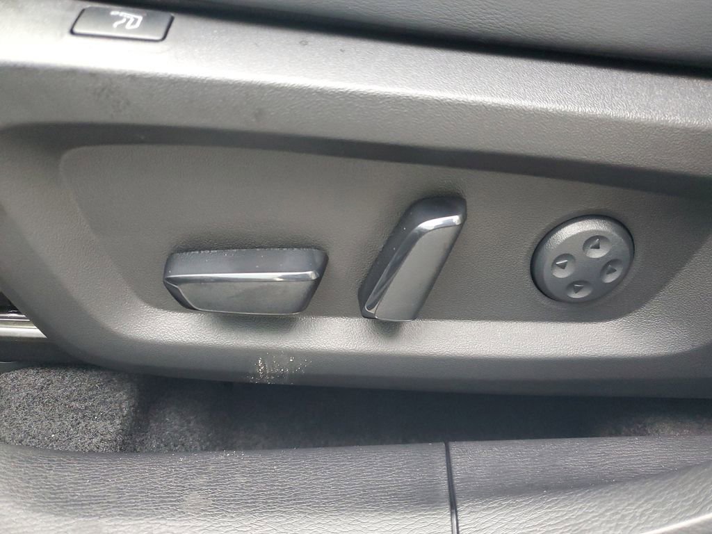 New 2025 Mitsubishi Outlander SEL Black Edition image 17