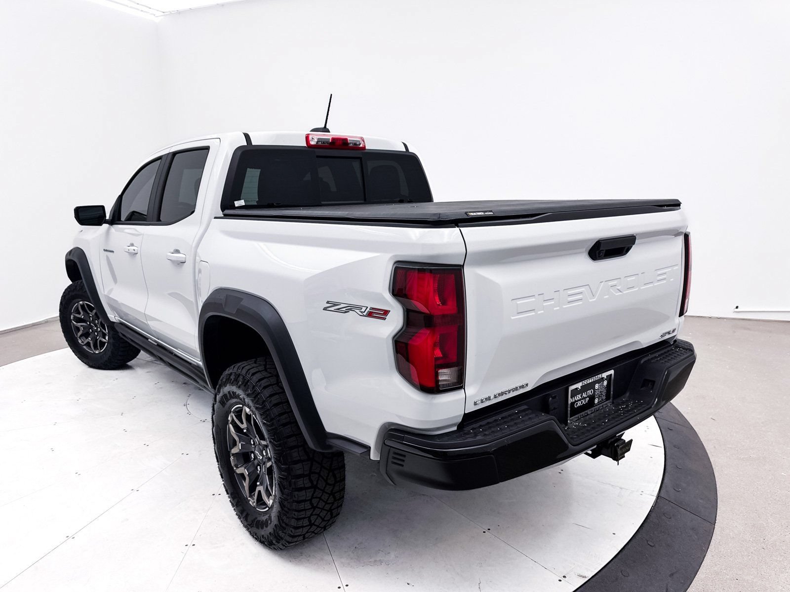 Used 2024 Chevrolet Colorado ZR2 AWD/4WD image 9