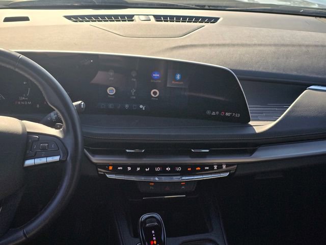 Used 2025 Cadillac XT4 Premium Luxury image 18