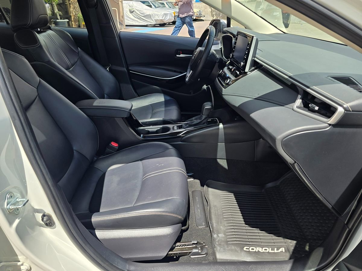 Used 2020 Toyota Corolla XLE FWD image 15