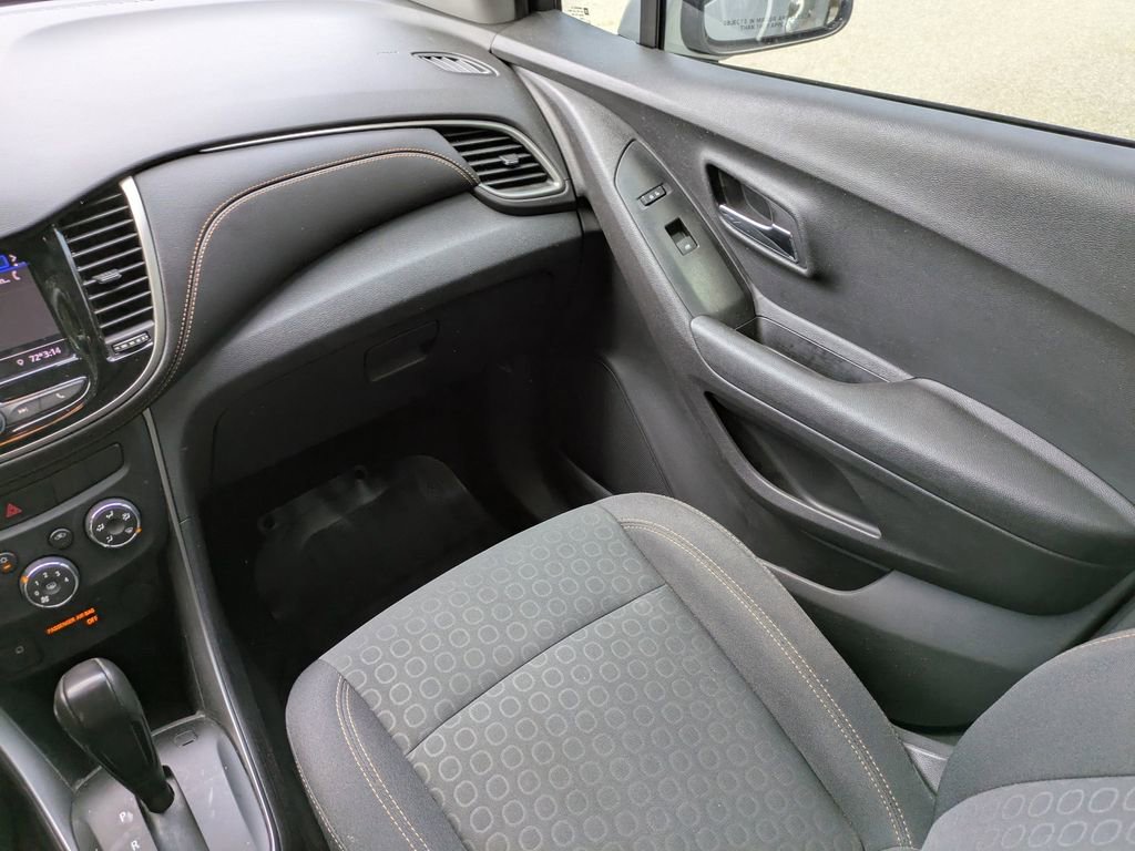 Used 2020 Chevrolet Trax LS FWD image 14