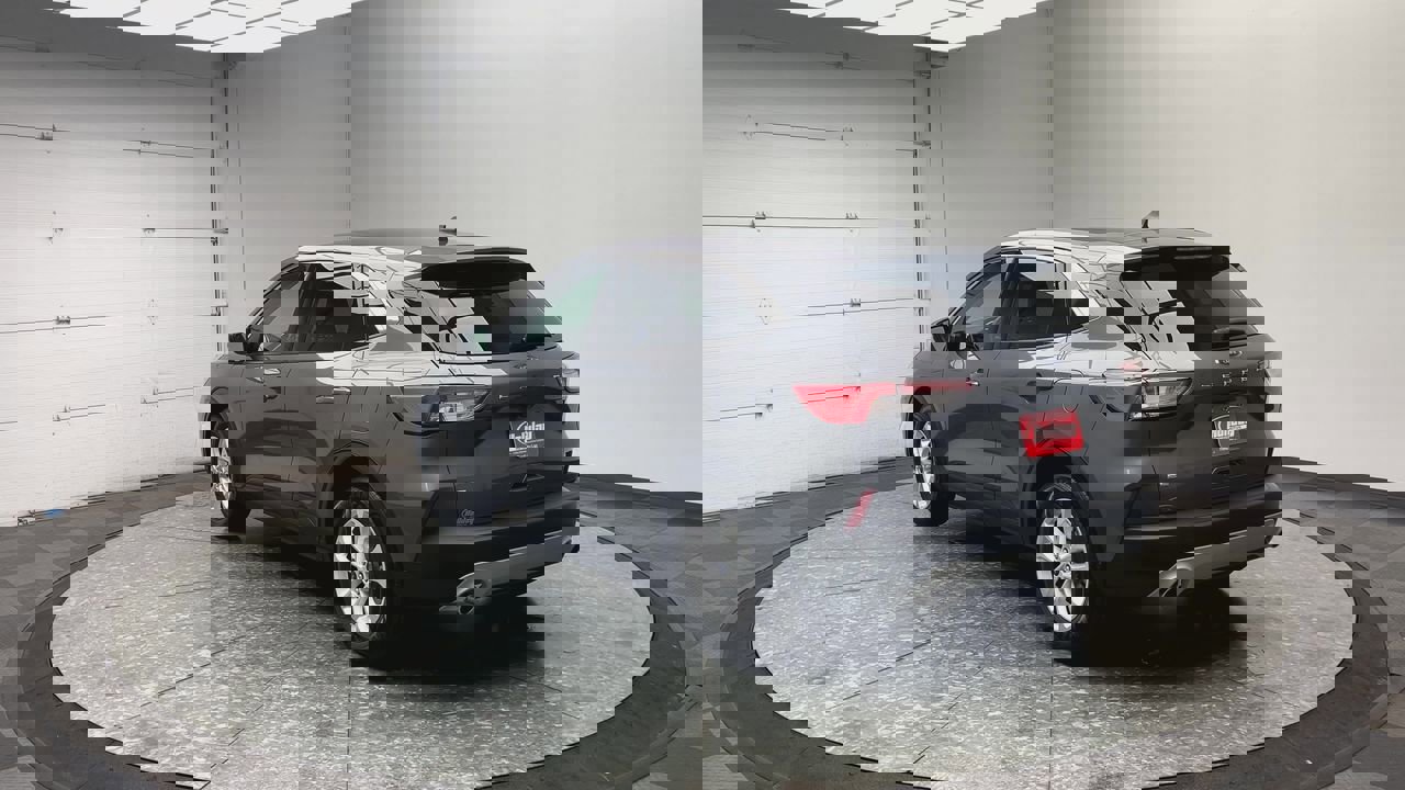 Certified 2021 Ford Escape SE image 32