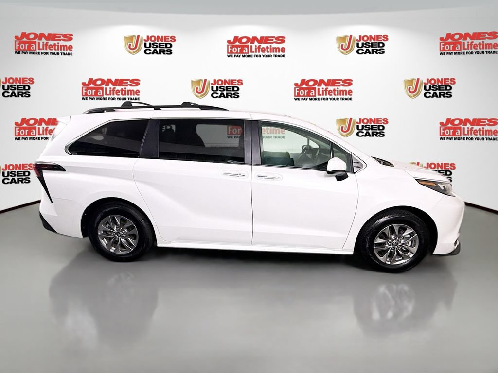 Certified 2025 Toyota Sienna XLE AWD/4WD image 18
