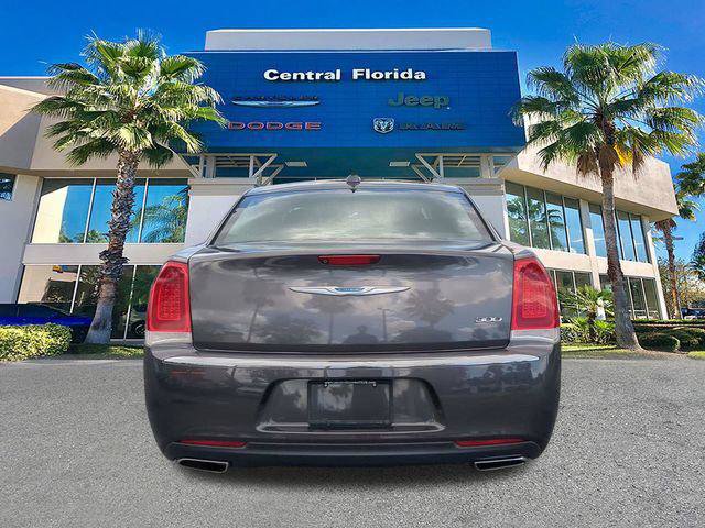 Certified 2022 Chrysler 300 Touring RWD image 6