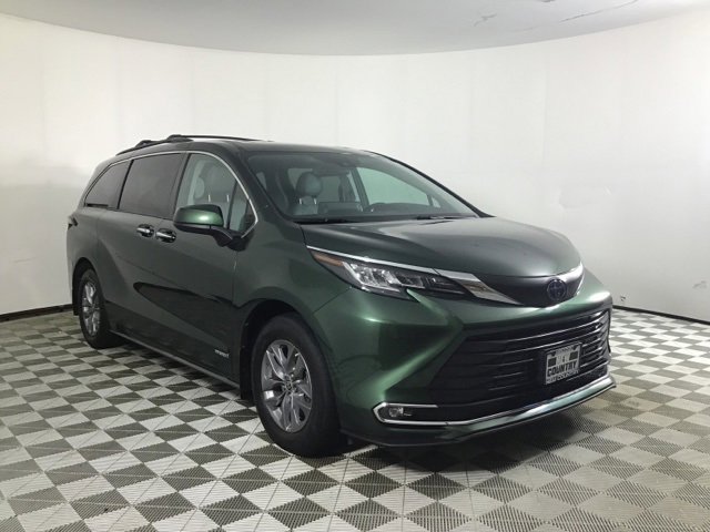Certified 2021 Toyota Sienna XLE