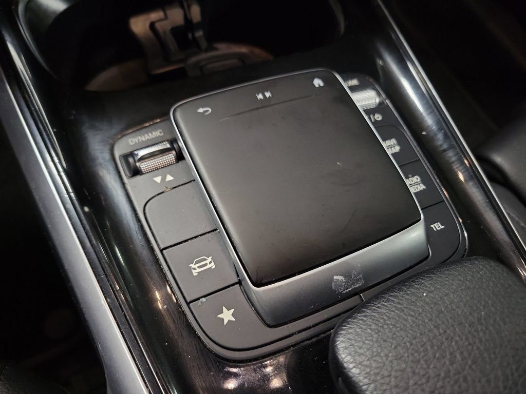 Used 2021 Mercedes-Benz GLB 250 w/ Premium Package image 15