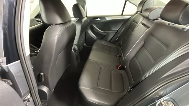 Used 2017 Volkswagen Jetta SE FWD image 25