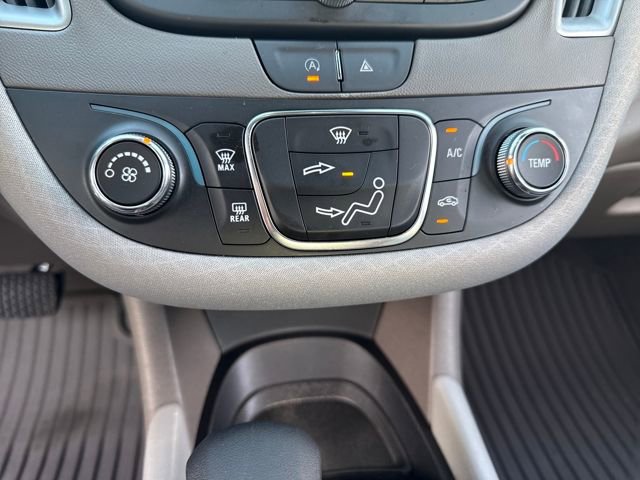 Used 2023 Chevrolet Malibu LS image 18