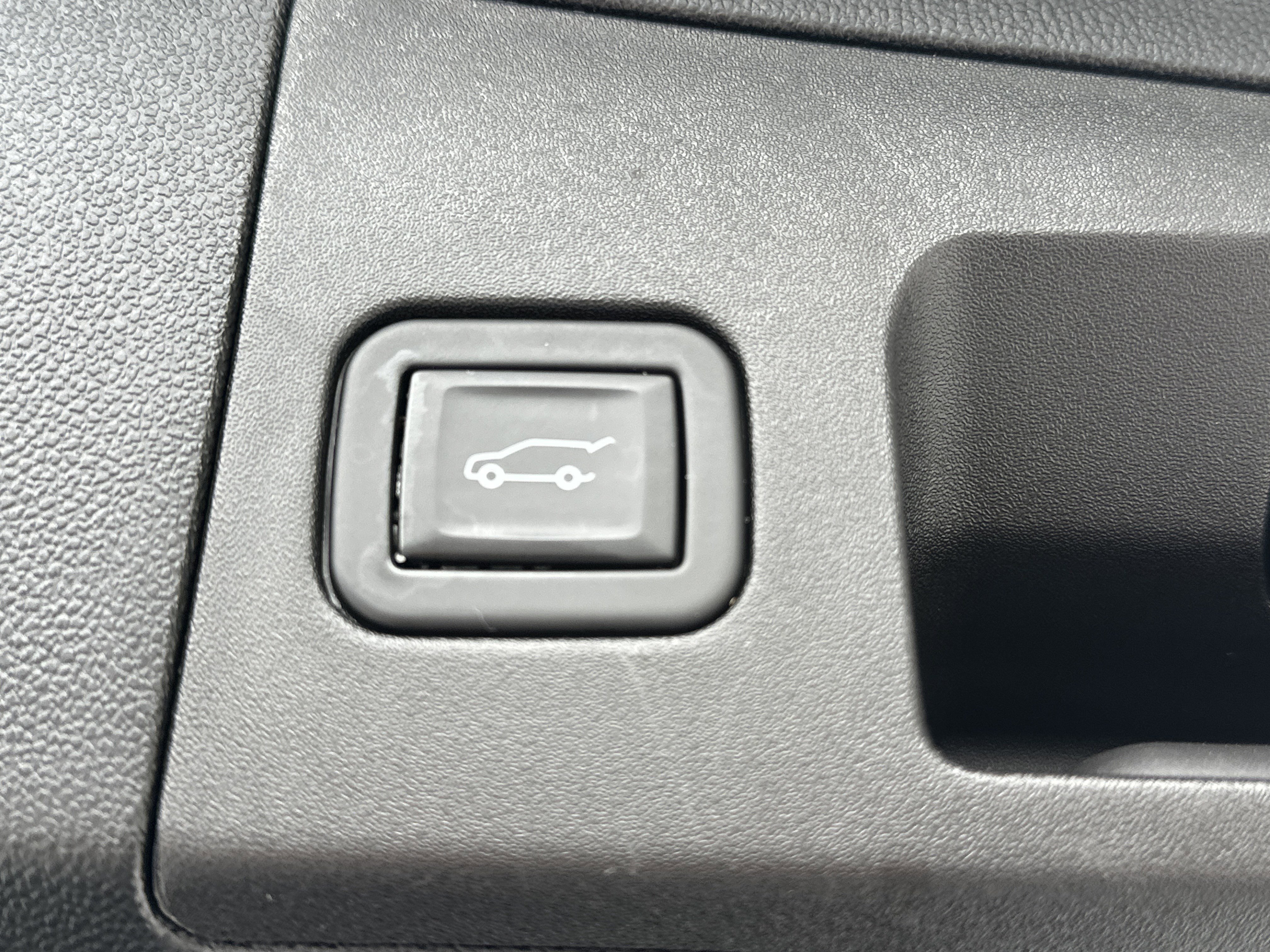 Used 2024 Cadillac XT5 Sportv w/ Technology Package AWD/4WD image 15