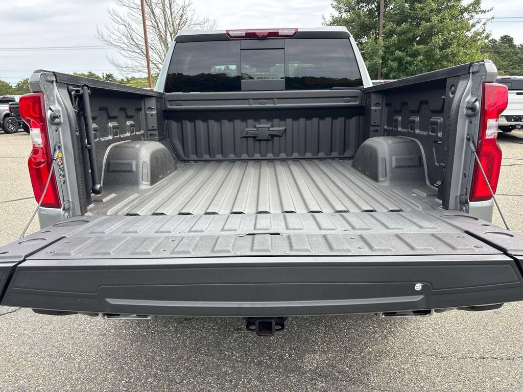 Used 2025 Chevrolet Silverado 1500 High Country AWD/4WD image 18