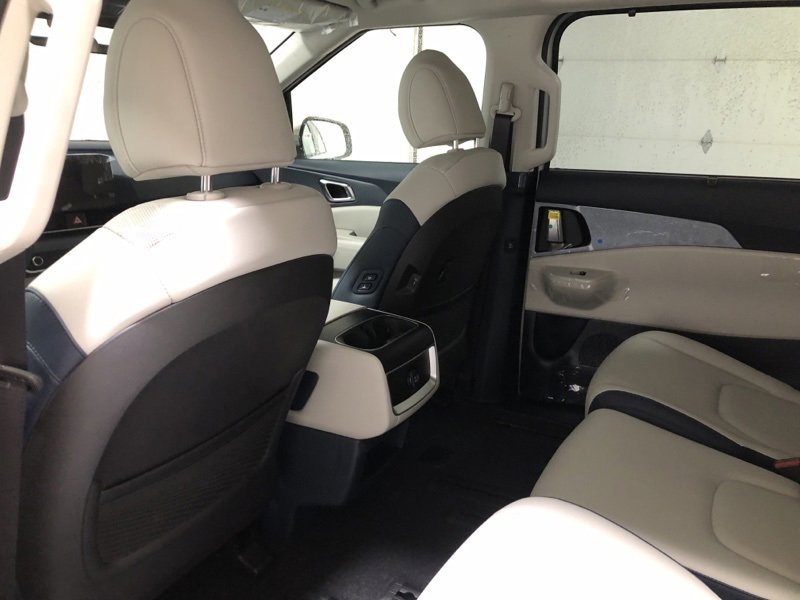 New 2026 Kia Carnival EX image 18