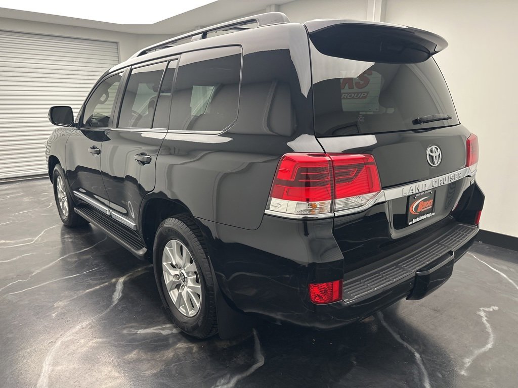 Used 2016 Toyota Land Cruiser image 4
