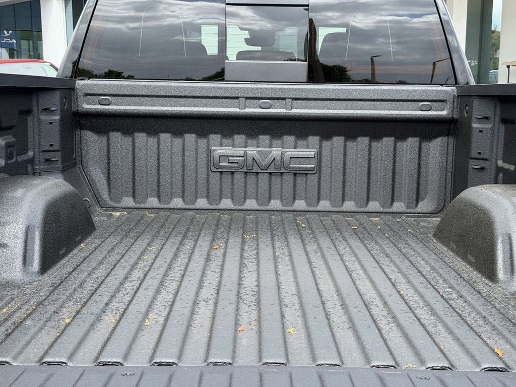 New 2026 GMC Sierra 1500 AT4X w/ LPO, Black Badging Package AWD/4WD image 11