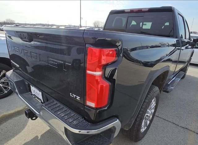 Used 2025 Chevrolet Silverado 3500 LTZ w/ LTZ Premium Package AWD/4WD image 4