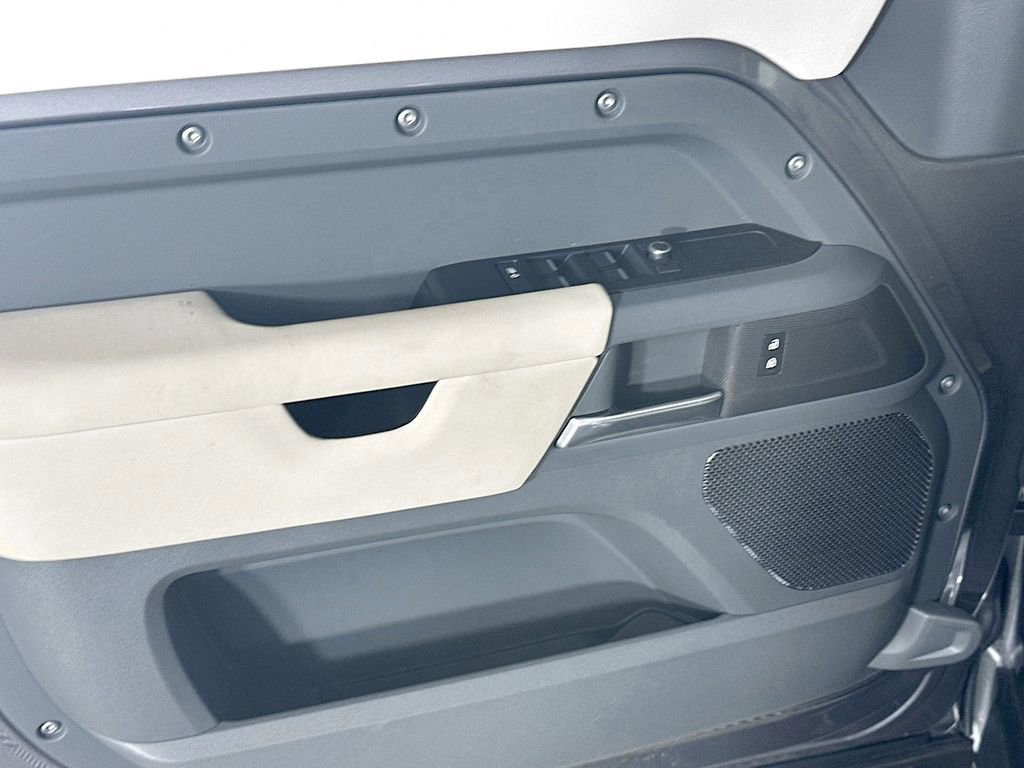 Used 2020 Land Rover Defender 110 S image 25