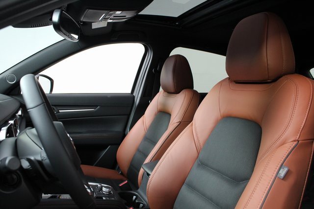 Used 2025 MAZDA CX-5 Carbon Edition image 13