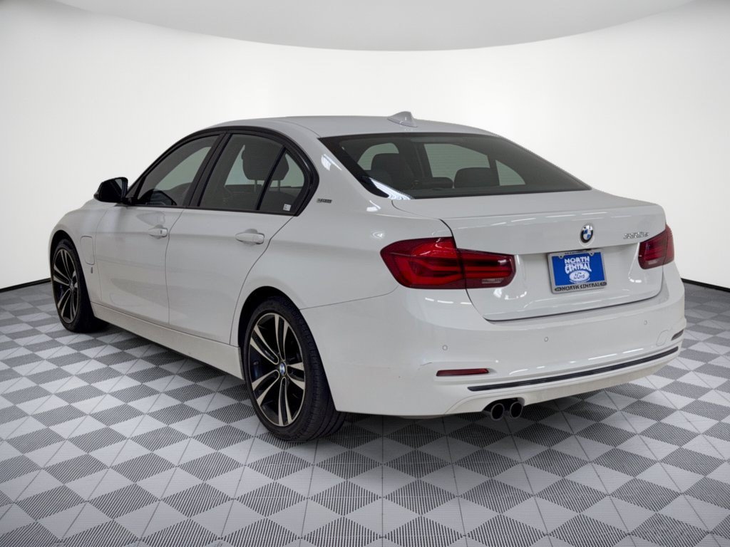 Used 2018 BMW 330e w/ Convenience Package RWD image 3
