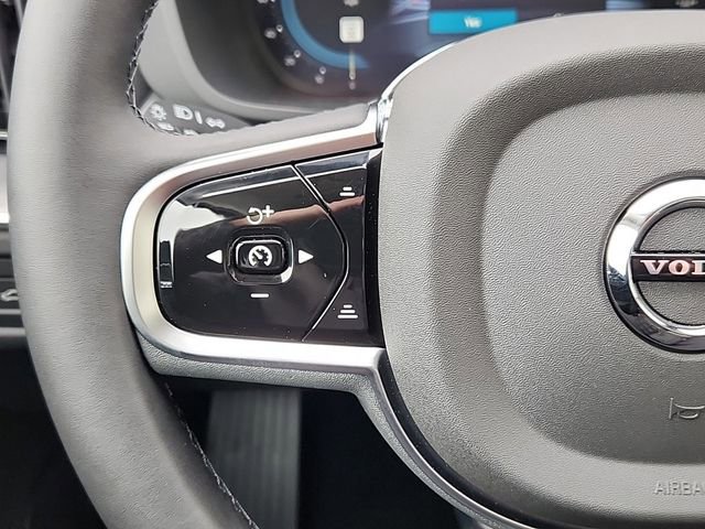 Certified 2025 Volvo XC60 B5 Plus w/ Climate Package image 17