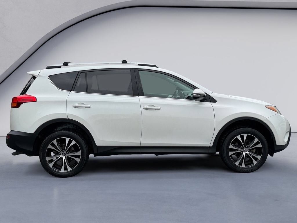 Used 2015 Toyota RAV4 Limited w/ Technology Package AWD/4WD image 6