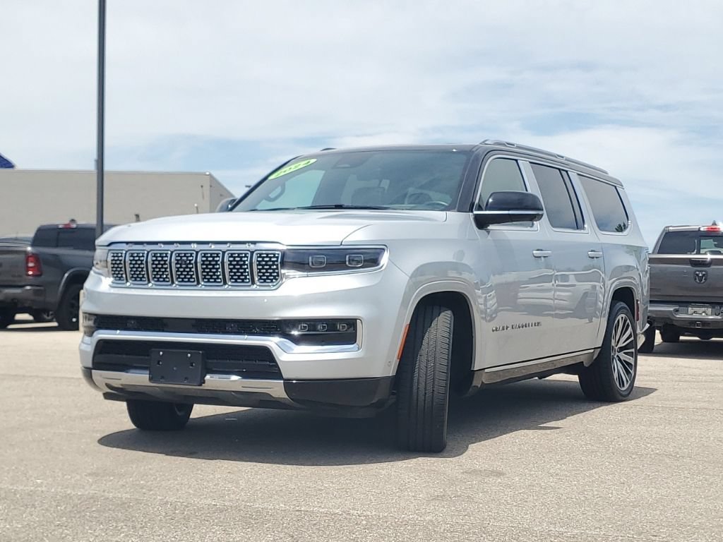 Used 2024 Jeep Grand Wagoneer L Series III AWD/4WD image 4