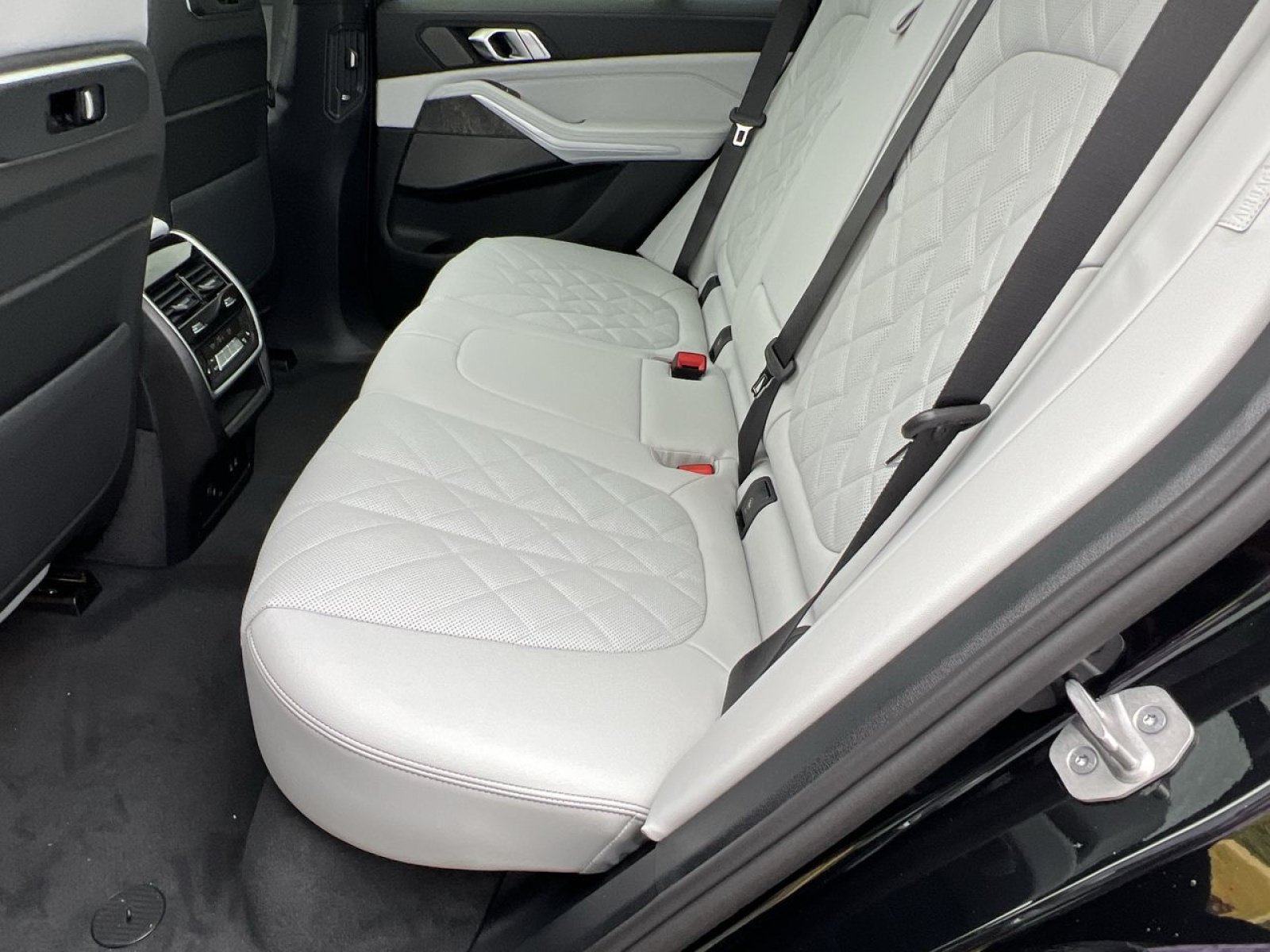 New 2026 BMW X5 xDrive40i w/ Climate Comfort Package AWD/4WD image 22