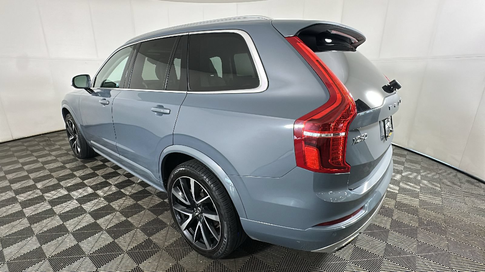 Used 2021 Volvo XC90 T6 Momentum AWD/4WD image 4