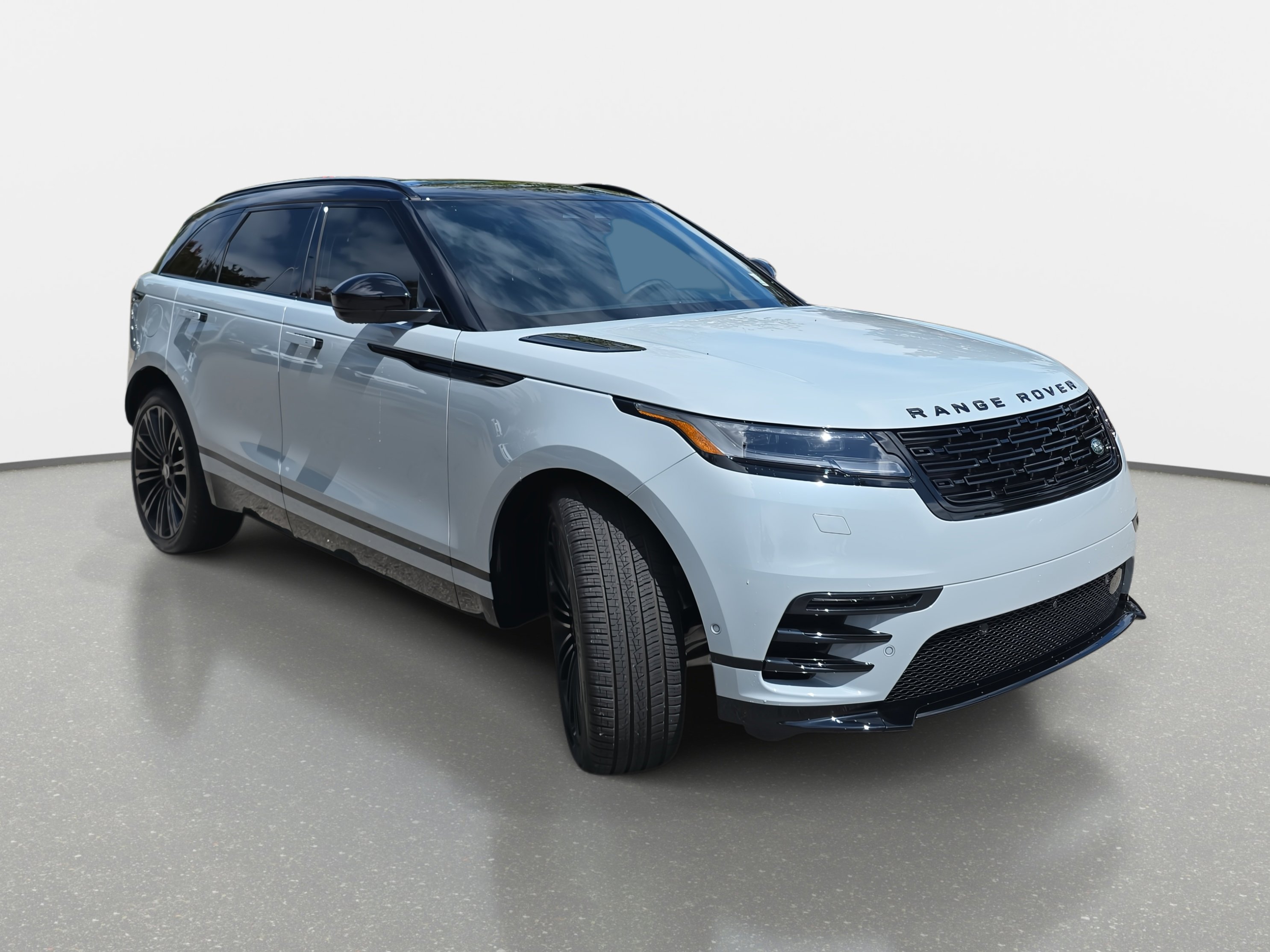 New 2026 Land Rover Range Rover Velar Dynamic SE image 3