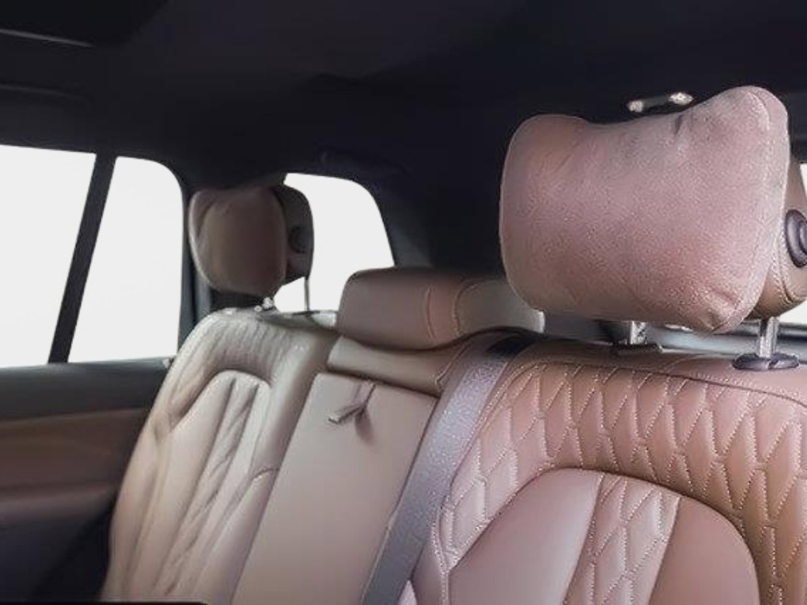 Used 2023 BMW X7 M60i image 30