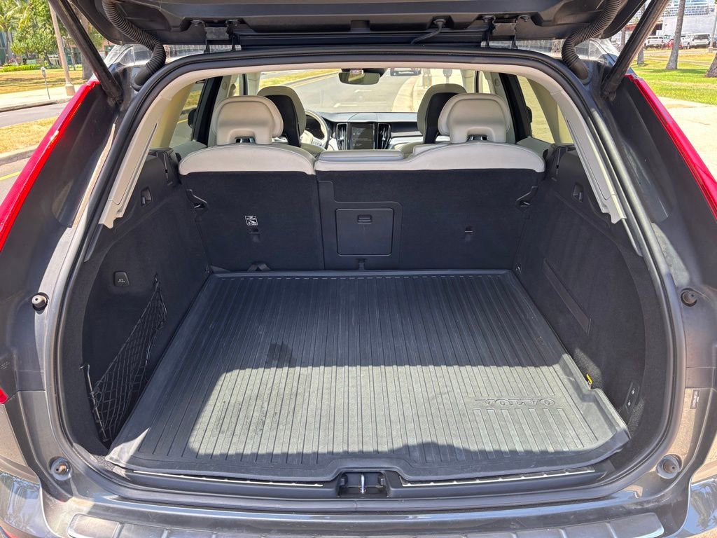 Used 2018 Volvo XC60 T6 Momentum w/ Convenience Package AWD/4WD image 13