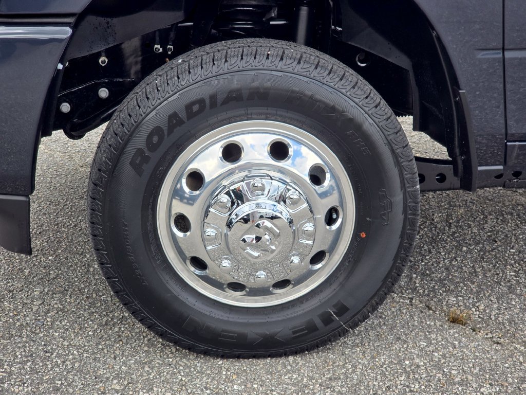 New 2026 RAM 3500 Big Horn AWD/4WD image 13
