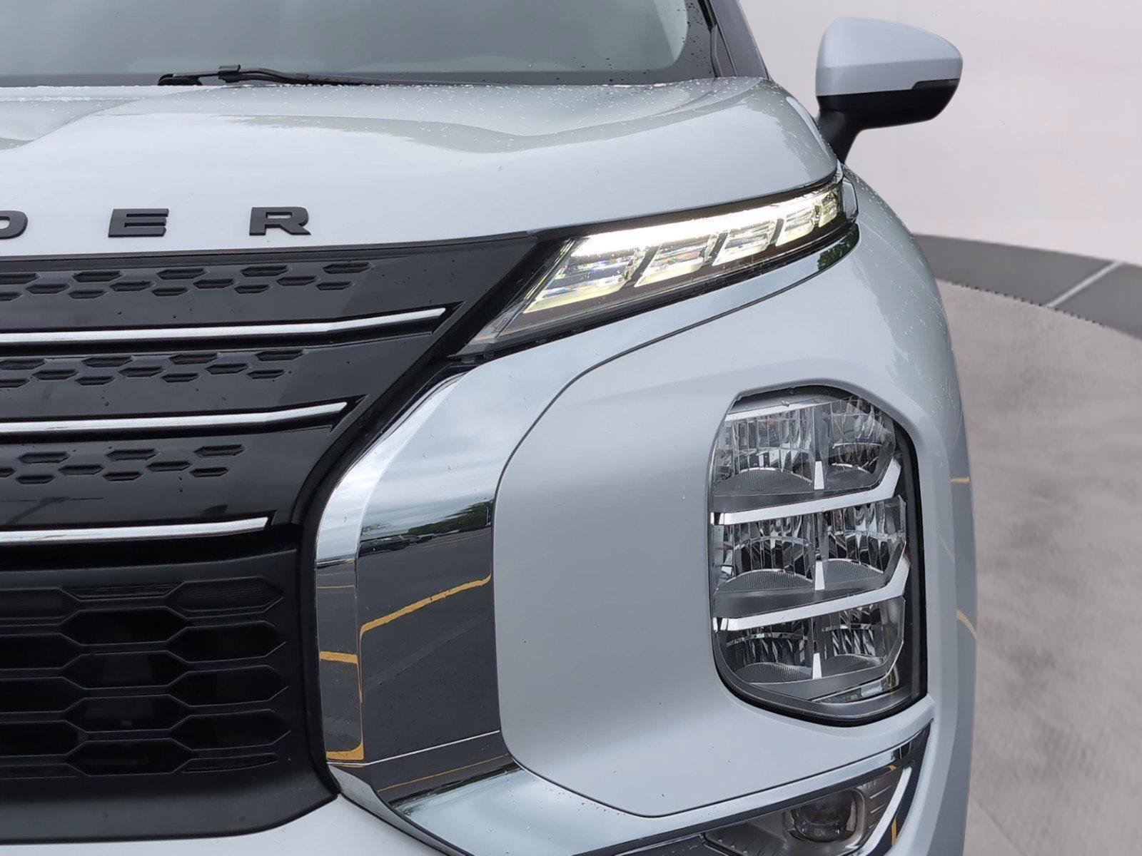 Used 2022 Mitsubishi Outlander SEL Black Edition FWD image 34
