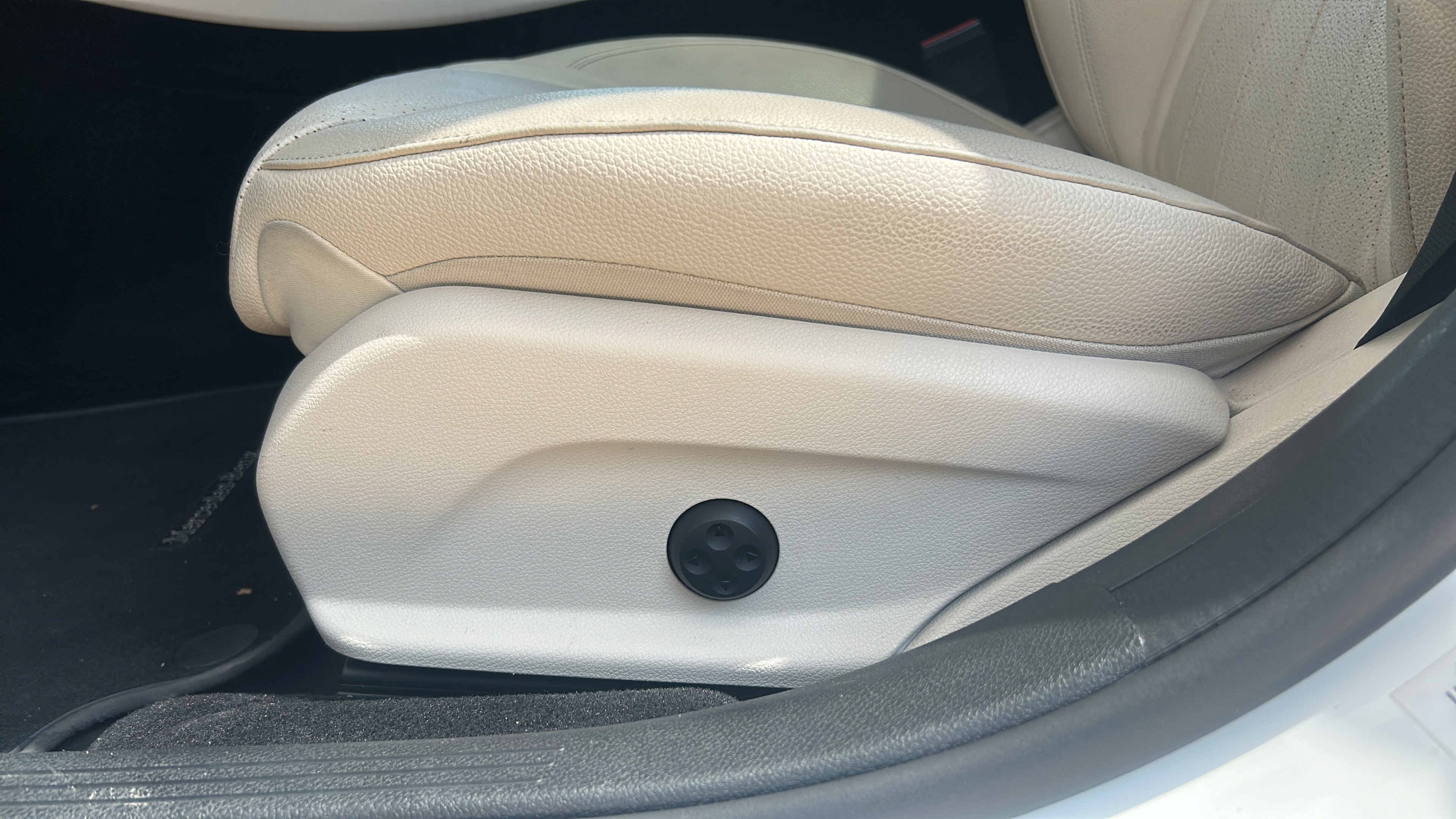 Used 2018 Mercedes-Benz E 300 image 10
