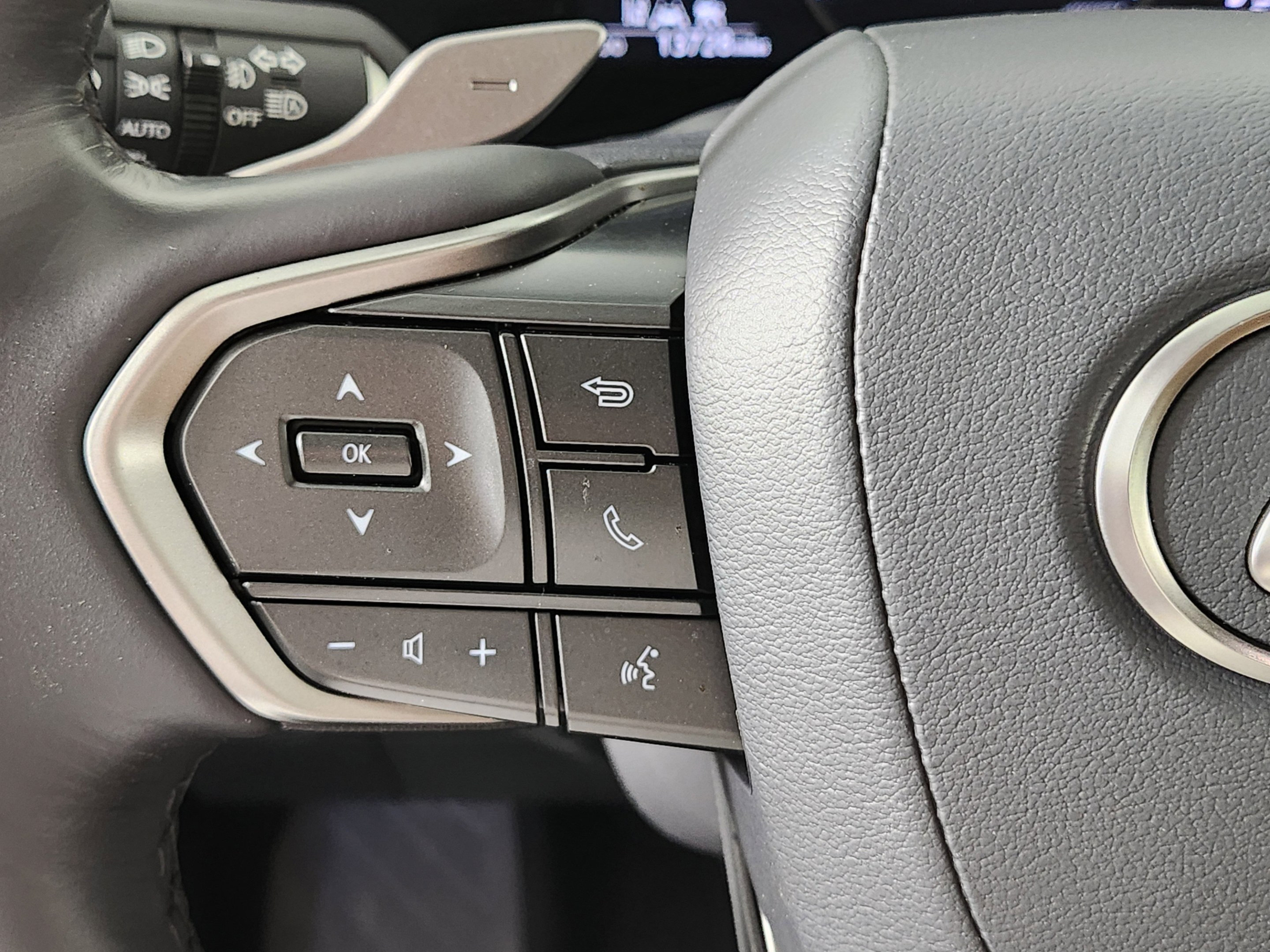 Certified 2025 Lexus NX 250 FWD w/ Towing Package (2000 Lbs) image 14
