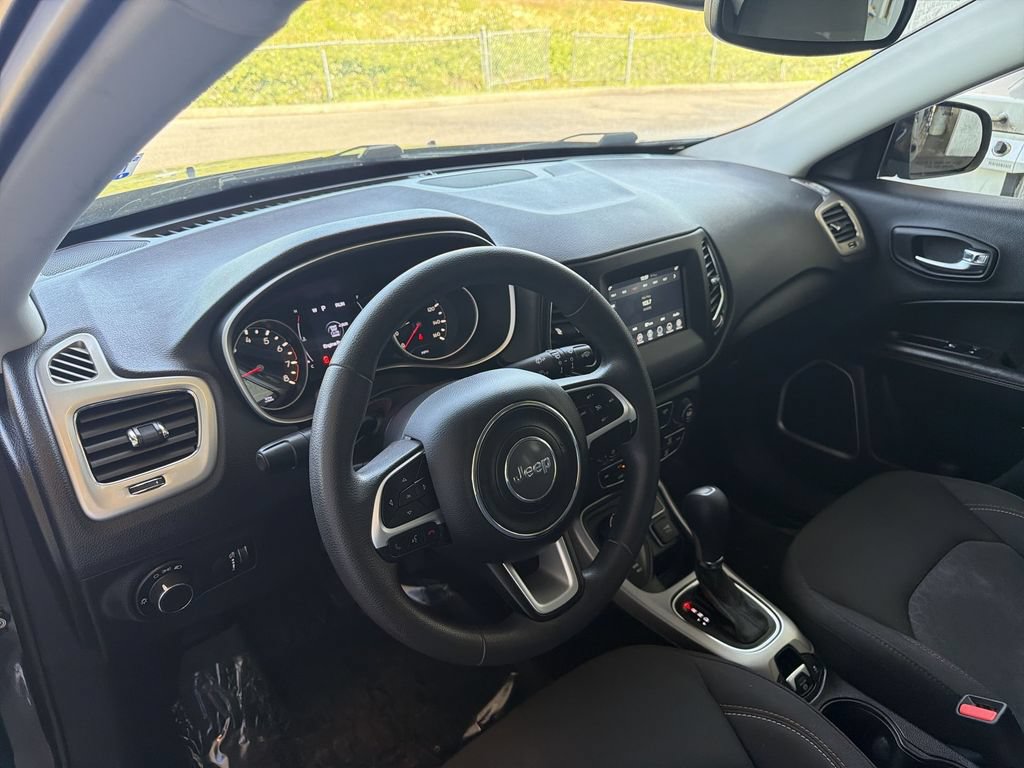Used 2020 Jeep Compass Sport AWD/4WD image 11