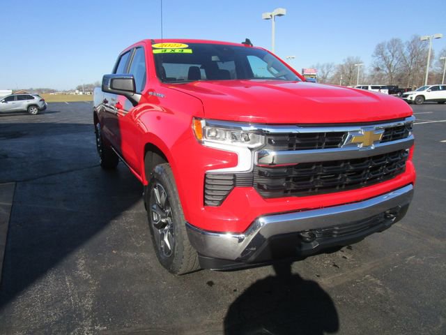 Used 2022 Chevrolet Silverado 1500 LT AWD/4WD image 7