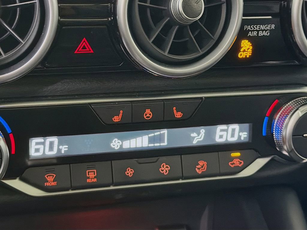 Used 2025 Nissan Sentra SR w/ SR Premium Package FWD image 23