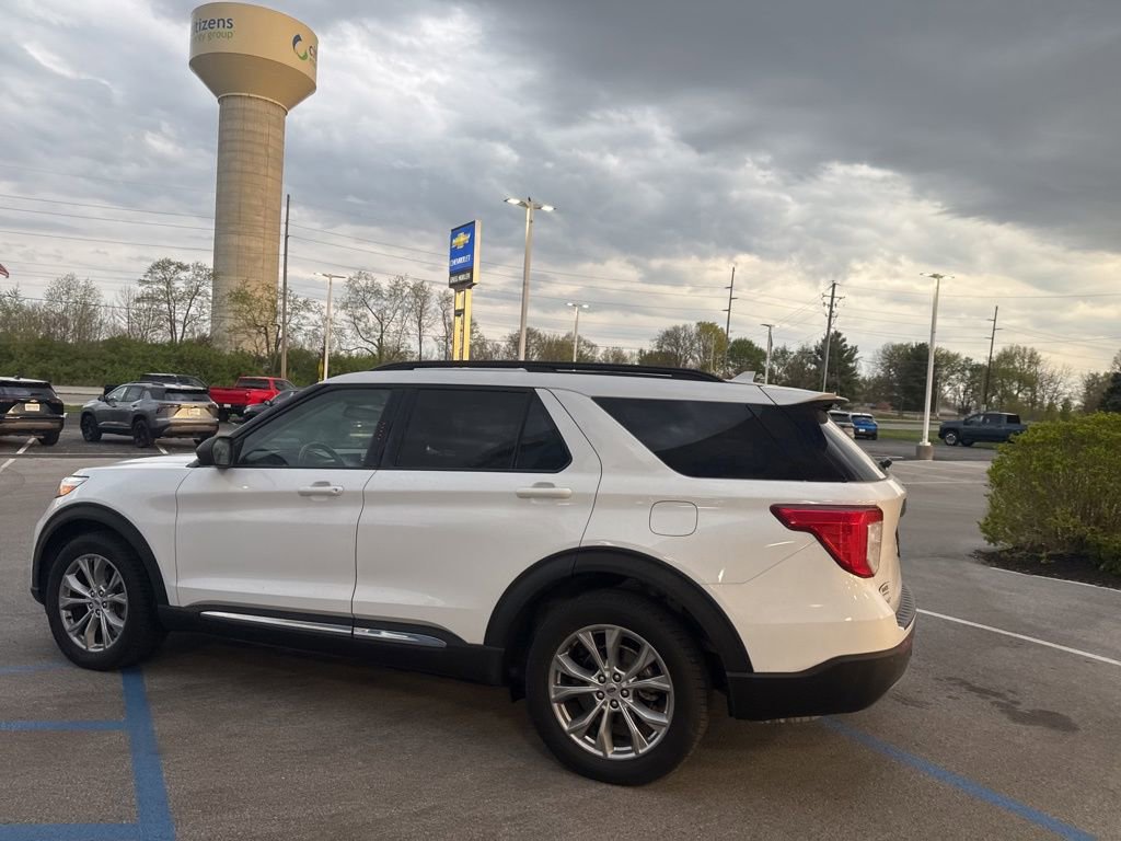 Used 2020 Ford Explorer XLT w/ Equipment Group 202A image 11
