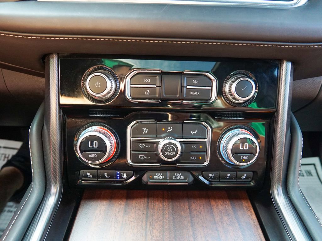 Used 2023 GMC Yukon XL Denali Ultimate image 32