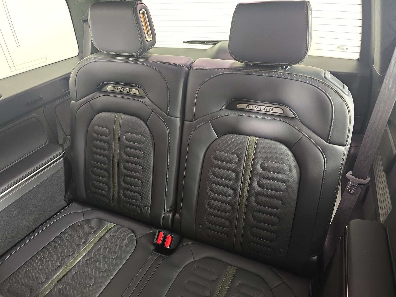 Used 2024 Rivian R1S Adventure AWD/4WD image 22