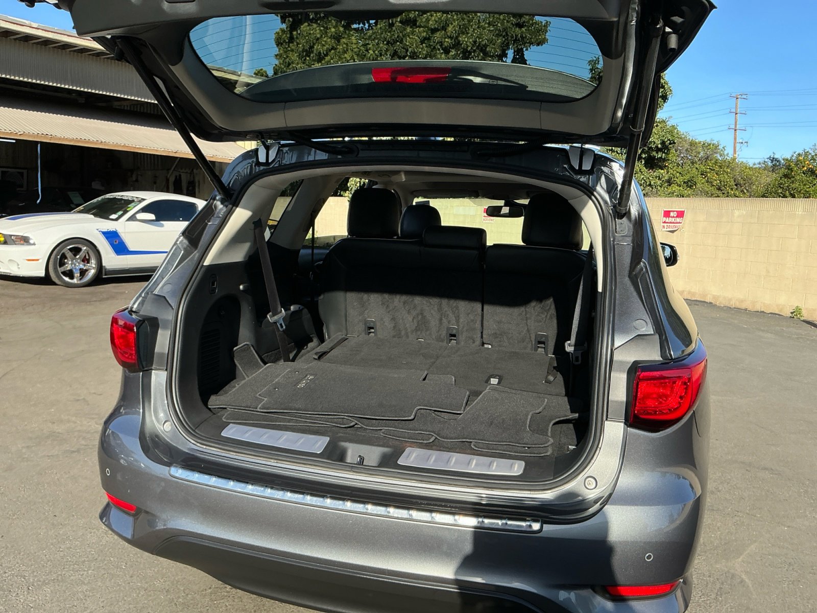 Used 2019 INFINITI QX60 Luxe w/ Essential Package image 27