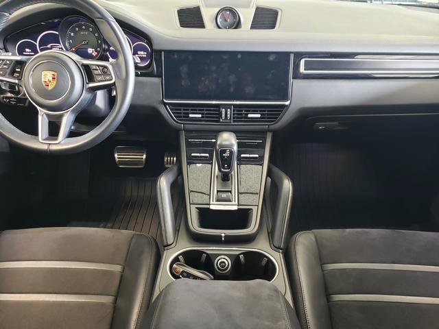 Used 2023 Porsche Cayenne GTS AWD/4WD image 15