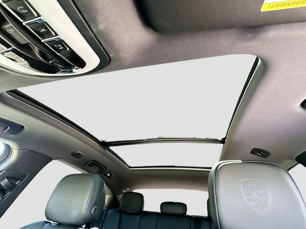 Certified 2026 Porsche Macan AWD/4WD image 14