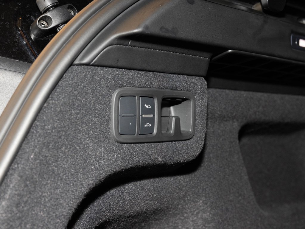 Used 2022 Lamborghini Urus AWD/4WD image 47