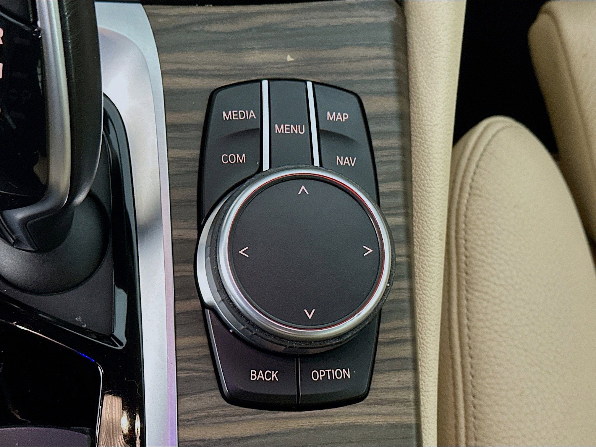 Used 2020 BMW 530i w/ Convenience Package image 26