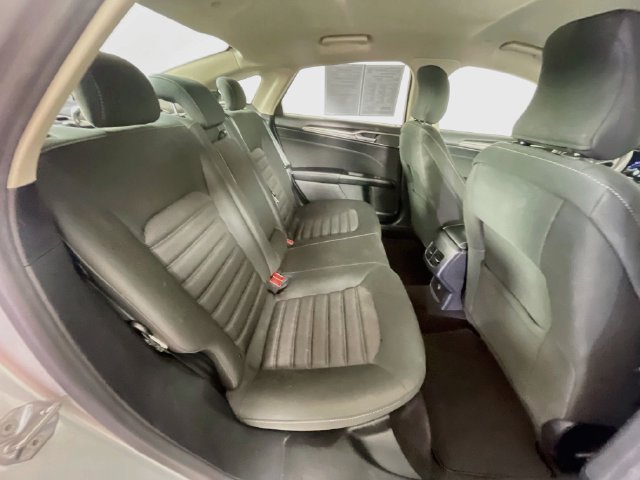 Used 2019 Ford Fusion SE FWD image 27
