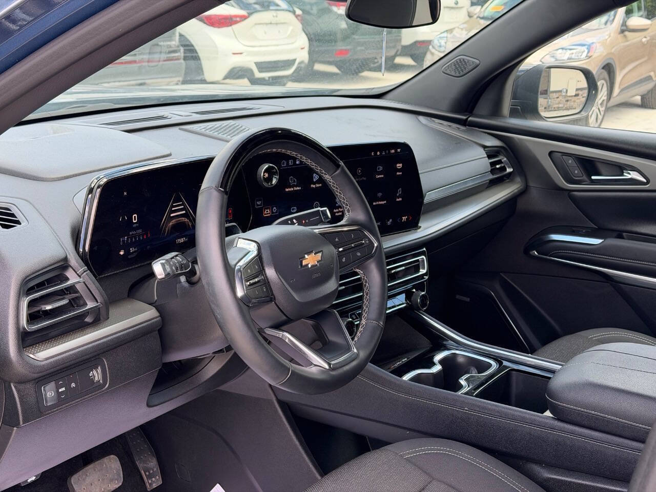 Used 2025 Chevrolet Traverse LT w/ Enhanced Driving Package FWD image 8