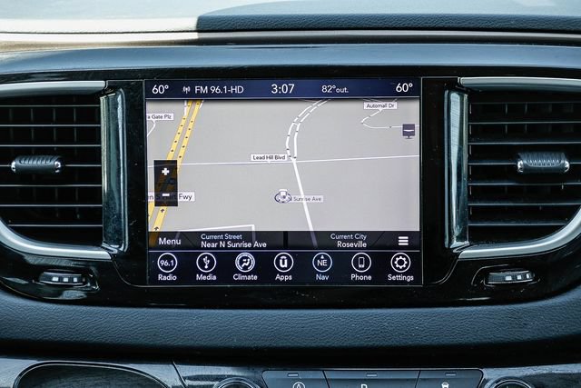 Used 2018 Chrysler Pacifica Touring Plus w/ Tire & Wheel Group FWD image 14
