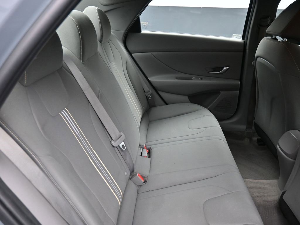 Certified 2022 Hyundai Elantra SEL w/ Cargo Package image 23