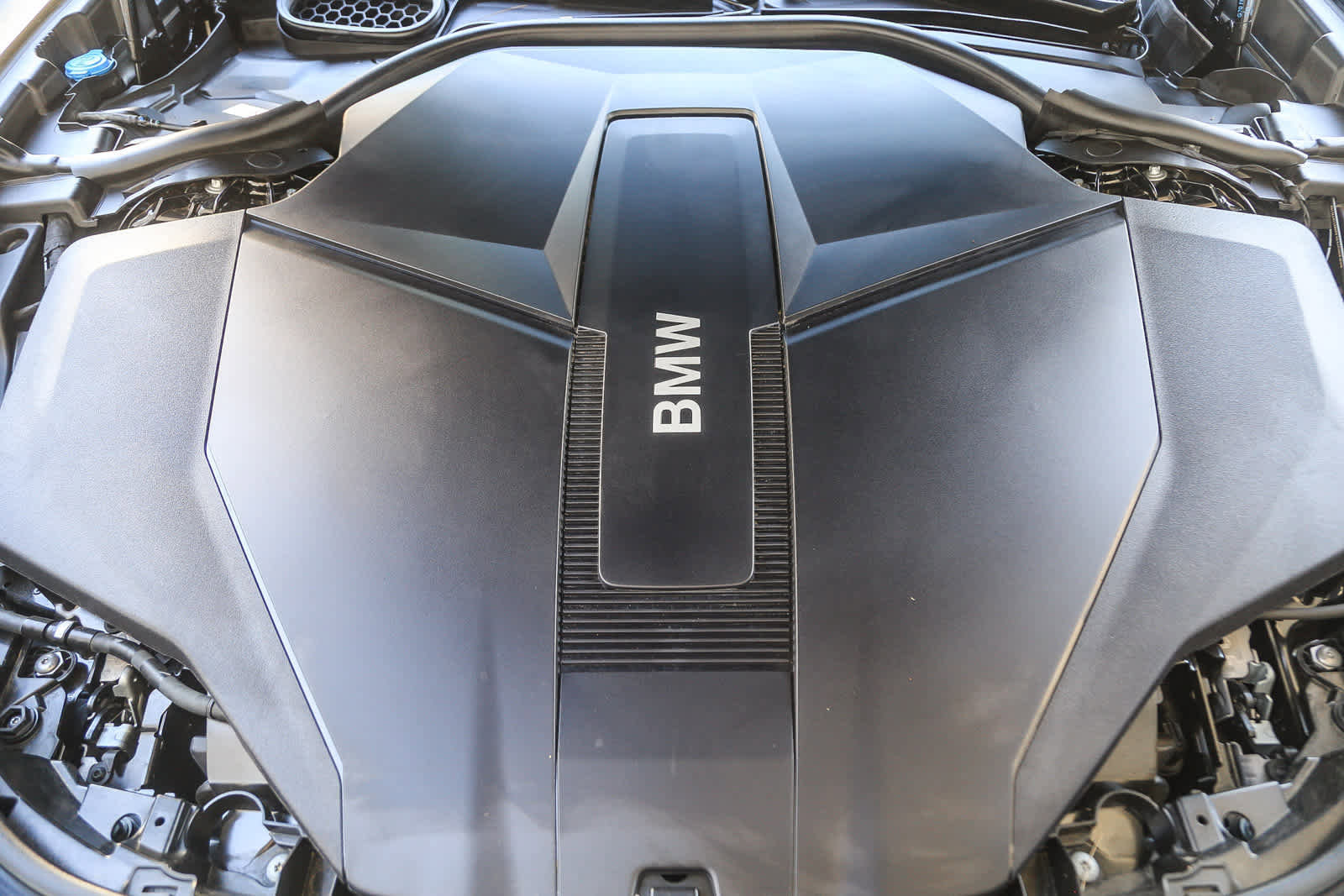 Used 2025 BMW i7 xDrive60 w/ Premium Package image 23